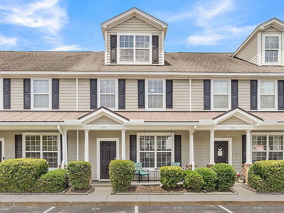 2nd image of 213 Hemingway Cir