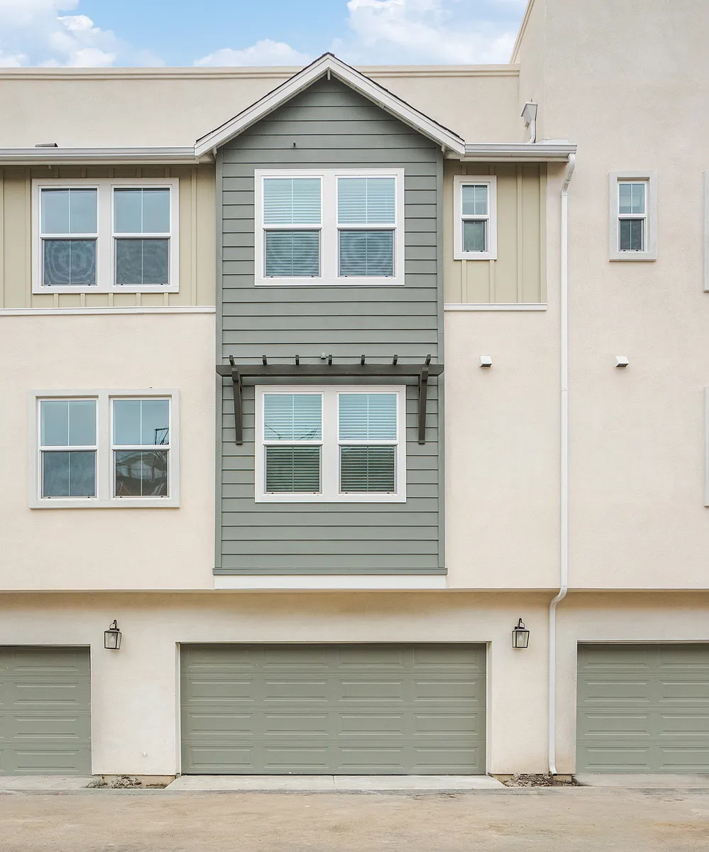 Building Photo - 930 W Compton Blvd #36