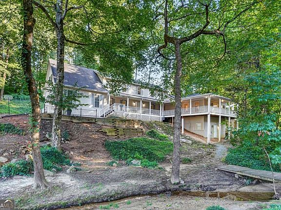 3rd image of 2290 Old Orchard Dr