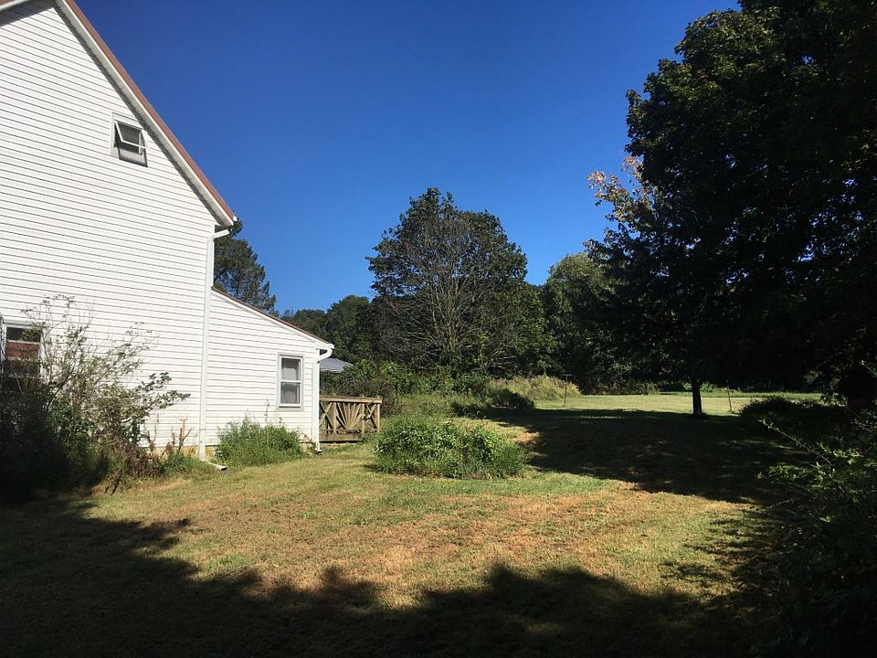 2nd image of 2395 Strasburg Rd