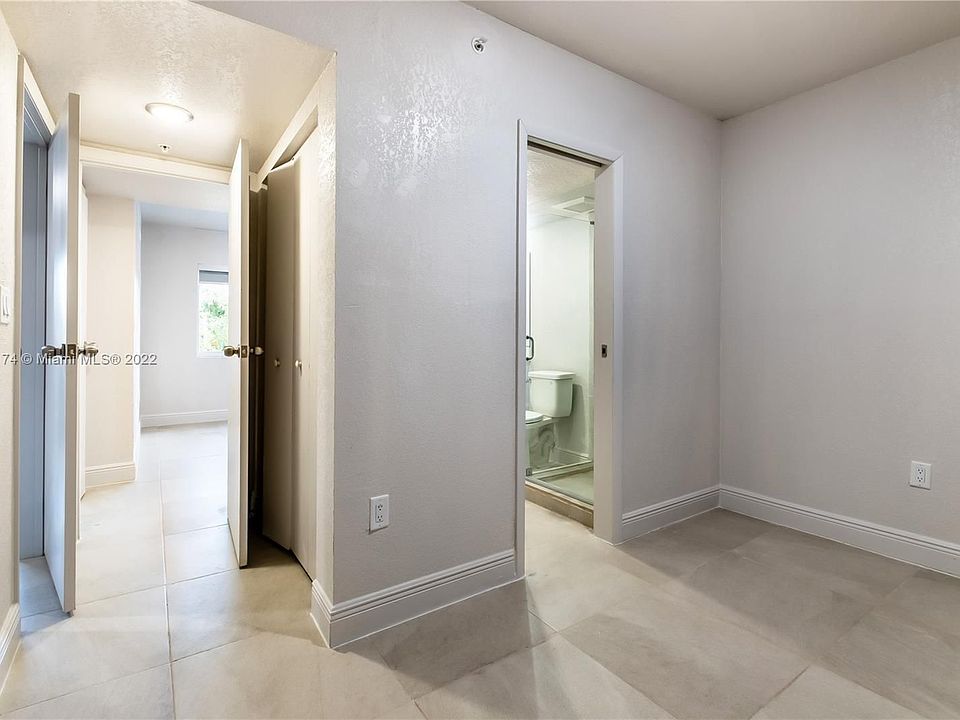 1st image of 400 NE 137th St #308