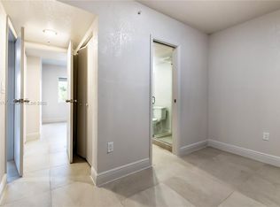 400 NE 137th St #308, Miami, FL 33161