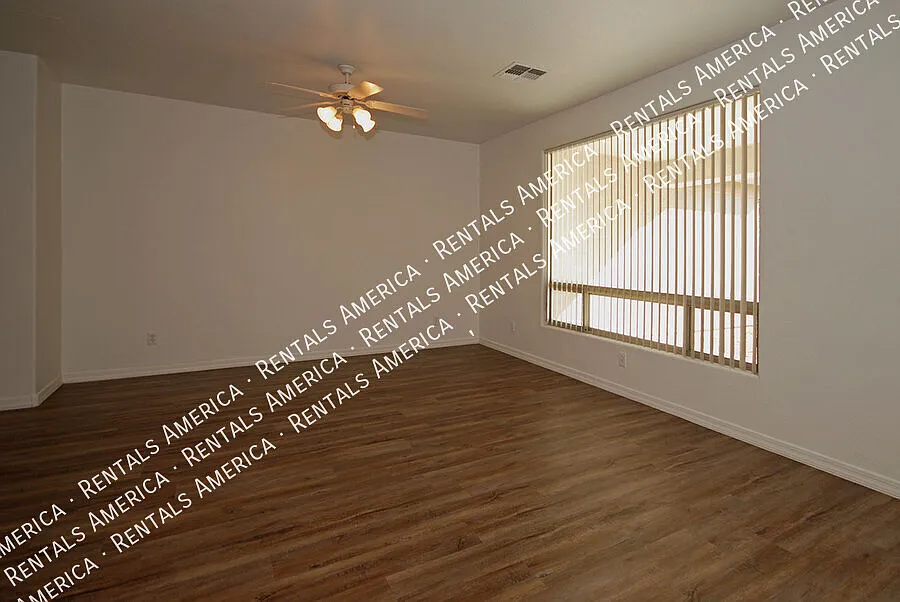 Beautiful 4 BR / 2 BA Single-Level Home in Power Ranch! — Photo 4
