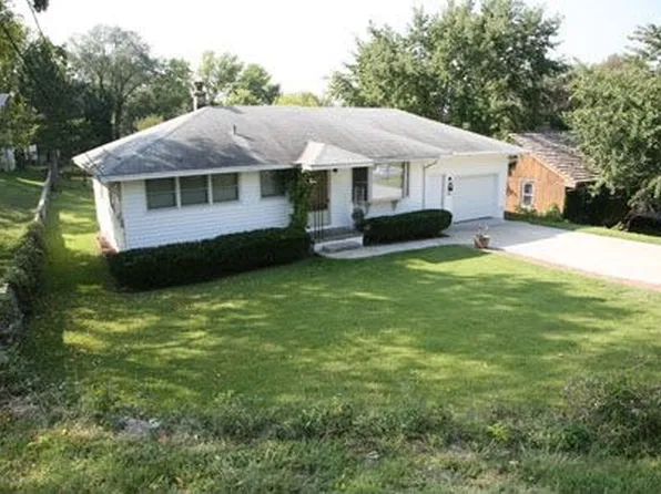 1705 Avery Rd, Bellevue, NE 68005