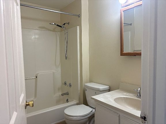 5th image of 6824 Plaza Dr #12