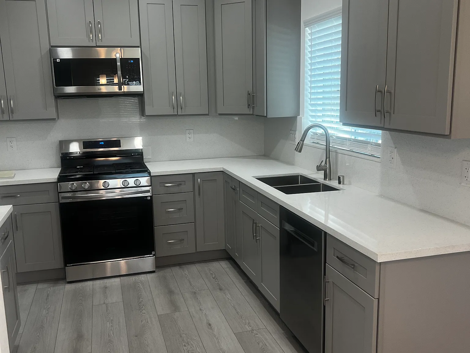 3 bed, 1400 sqft, $3,450 — Photo 4