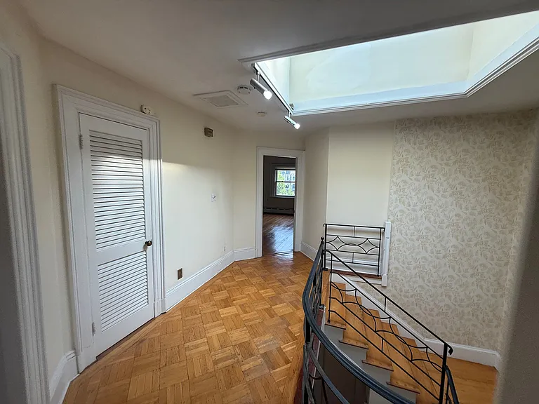 1716 Beacon St #2B — Photo 34