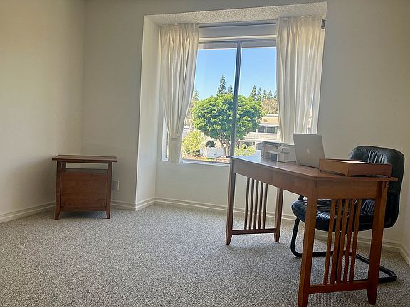 4th image of 40 Candlewood Ln #16