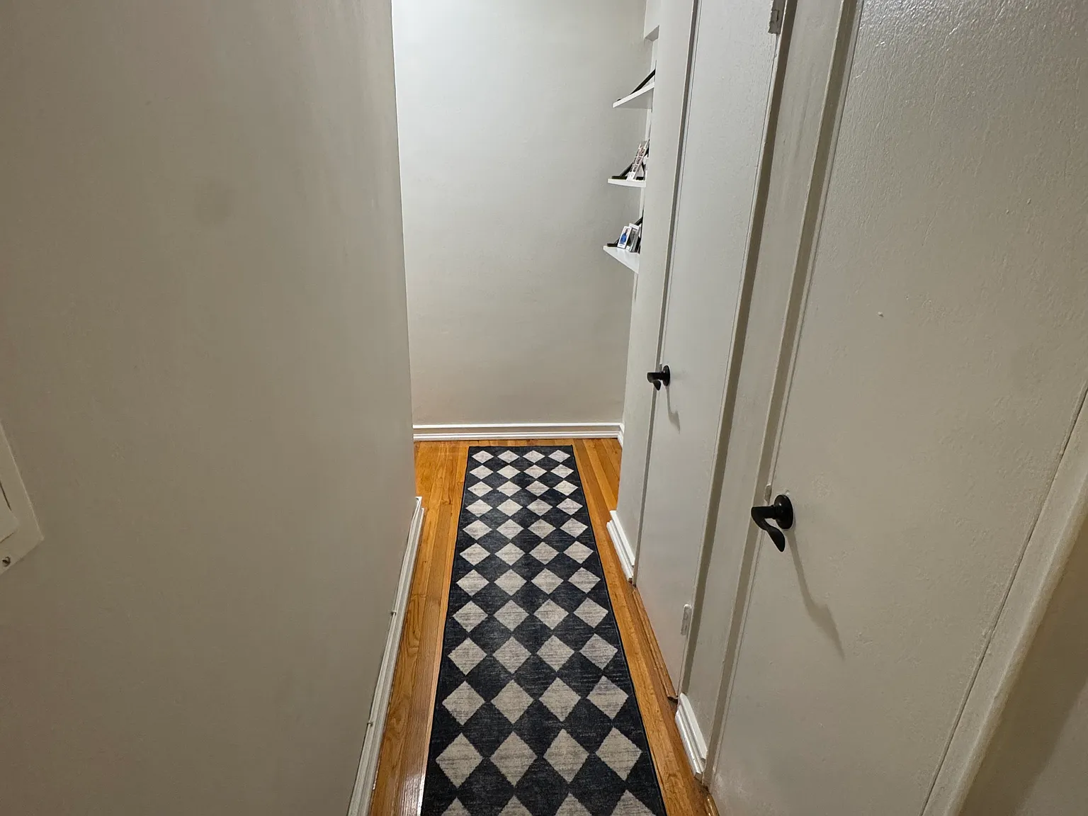1 bed, 800 sqft, $2,450 — Photo 2