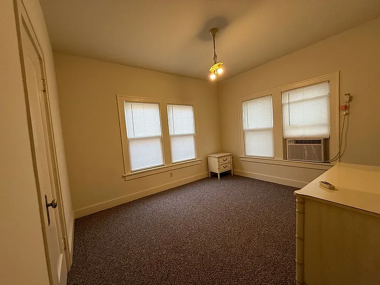 104 N Jefferson St #B — Photo 8