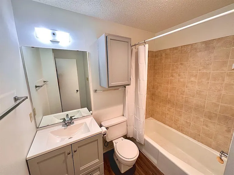 531 Cutty Trl #B — Photo 10