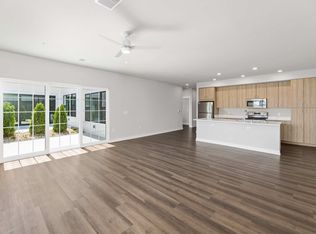 8760 S Apple Creek Dr #1101, Oak Creek, WI 53154