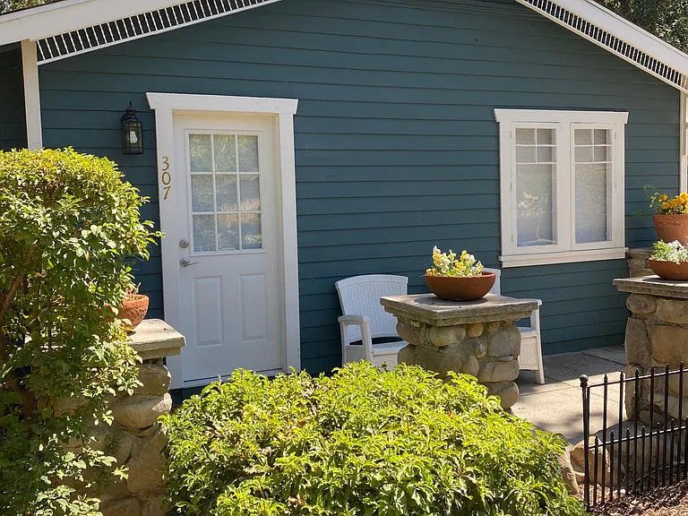 307 W Matilija St — Photo 15