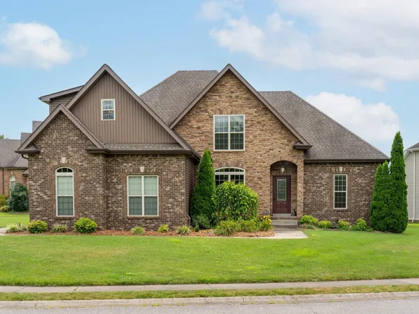 1053 Willow Cir, Clarksville, TN 37043
