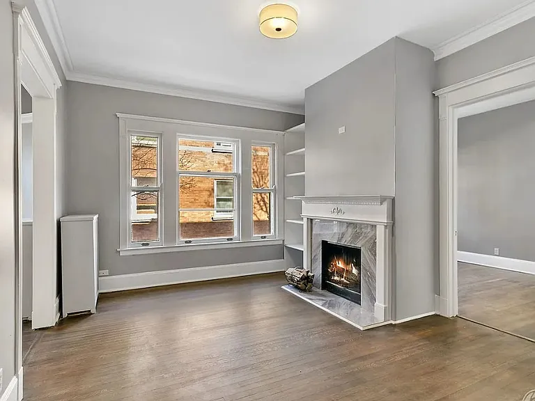 633 W Barry Ave #2I — Photo 12