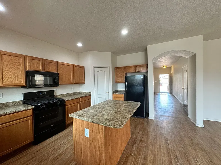 520 Rain Lily Rd SW — Photo 6