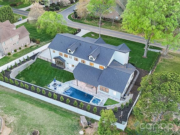 2nd image of 475 Canvasback Rd