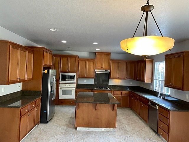 2nd image of 257 W Conejo Ave