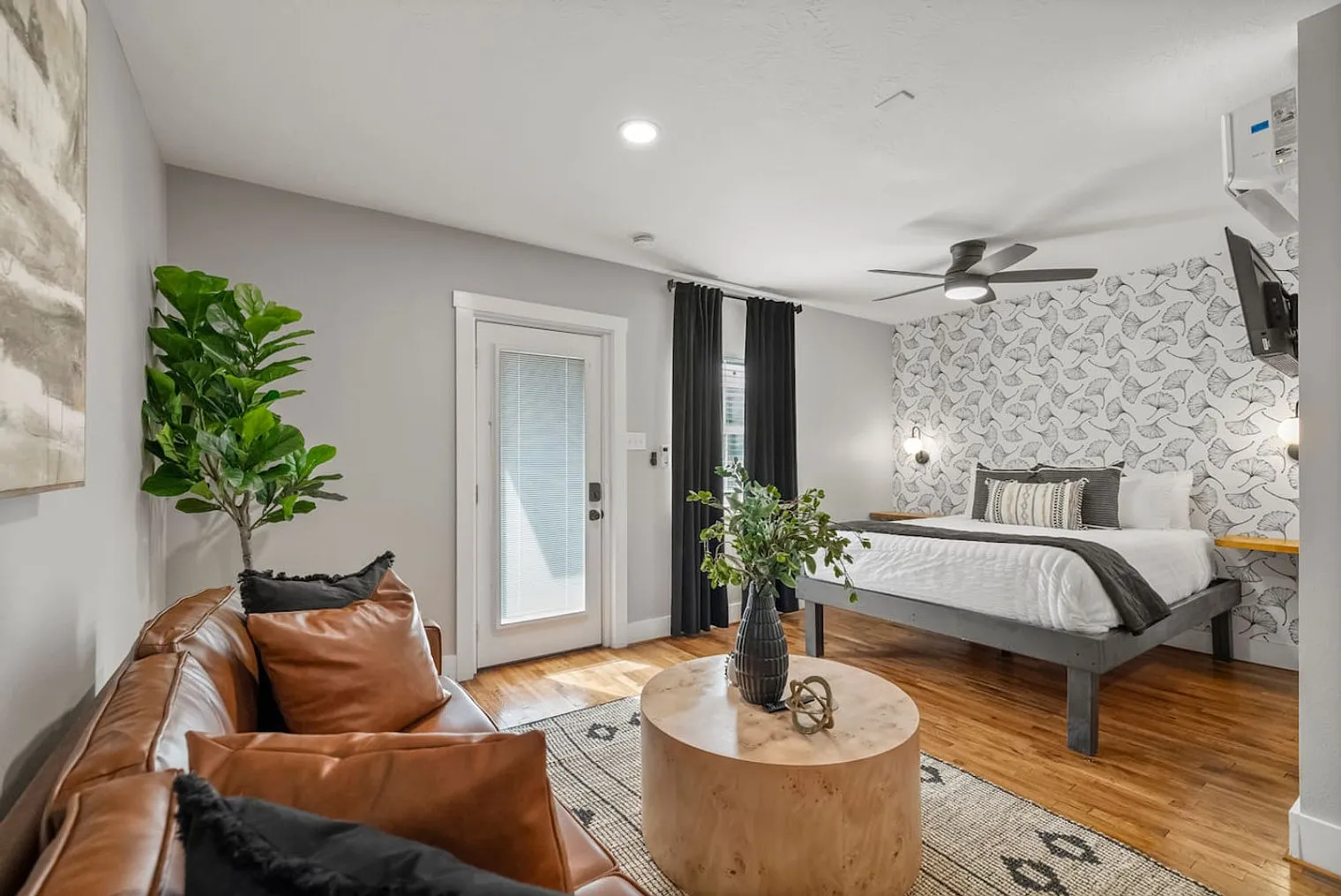 Studio, 1.0 bath, 505 sqft, $1,570 — Photo 2