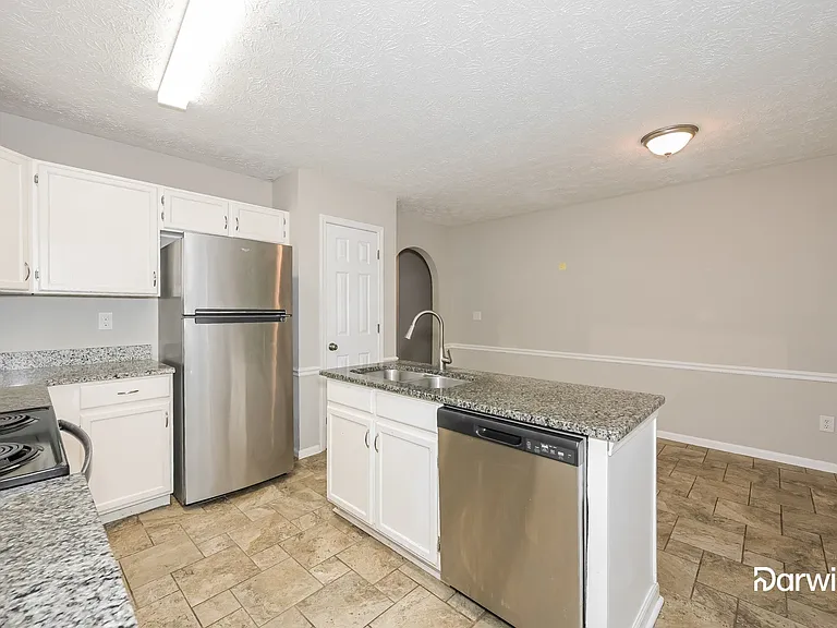 2896 Valley Ct — Photo 3