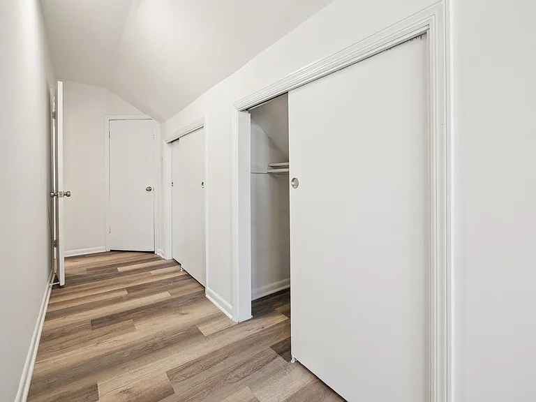 623 Livingston Rd — Photo 13
