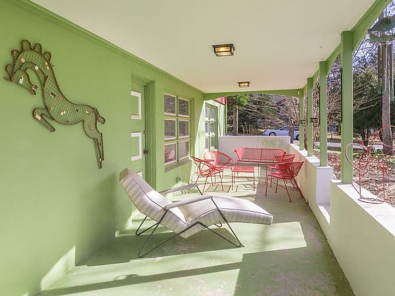 4th image of 750 Knollwood Ln