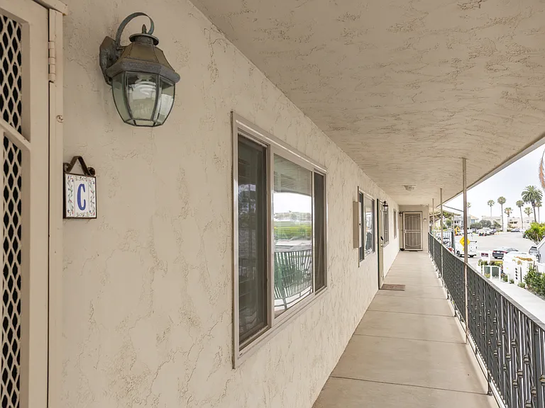 1052 Isabella Ave #C — Photo 20