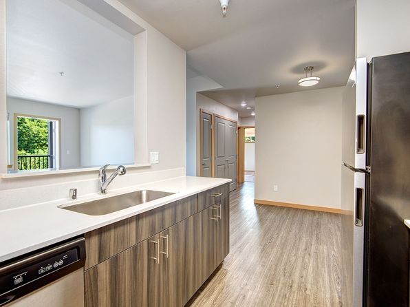 1060 Insignia Loop #F-107