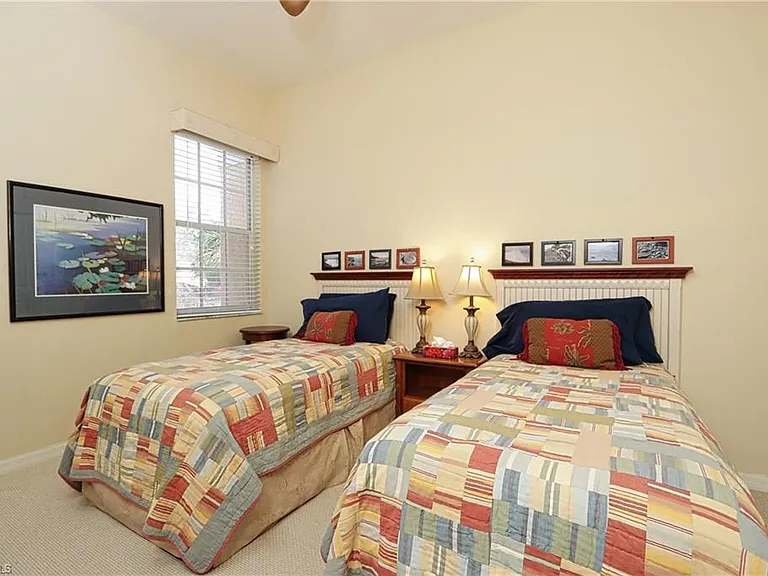 400 L Ambiance Cir #206 — Photo 18