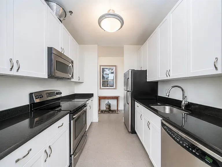 1500 Washington St #12D — Photo 10