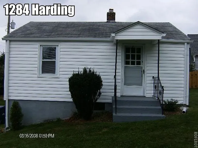 1284 Harding Rd — Photo 1