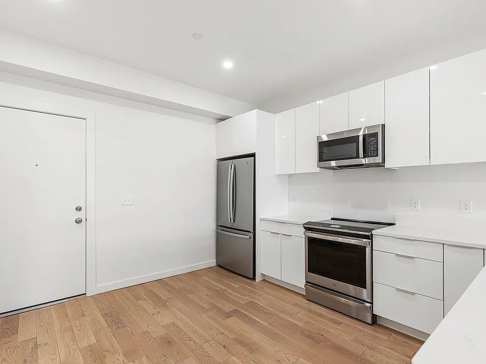 71 Richmond St #4B