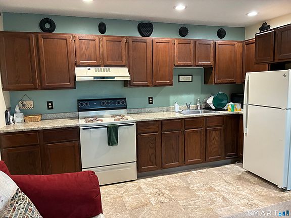 3rd image of 616 Migeon Avenue #9