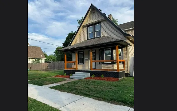 1219 Colburn St — Photo 1