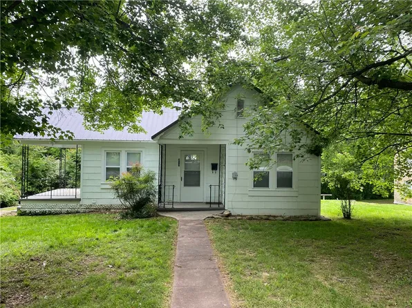 217 S Spruce St, Harrison, AR 72601