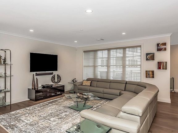 3rd image of 31202 Spruce Pond Cir #202