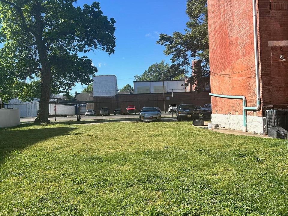 2nd image of 2822 W Chestnut St