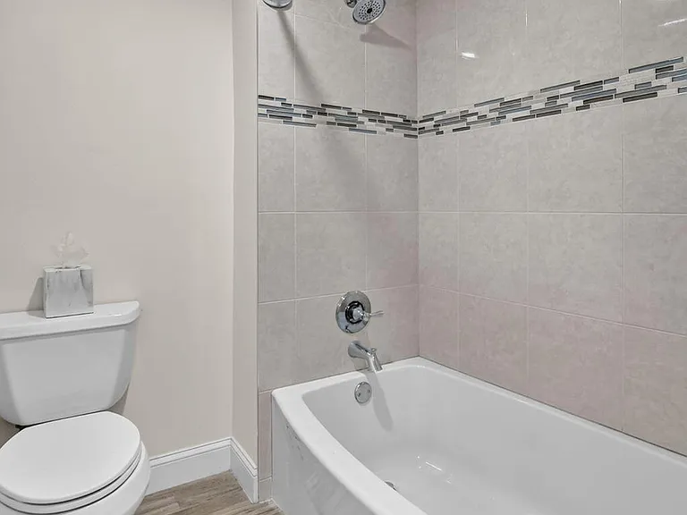 21211 Lago Cir #C — Photo 23