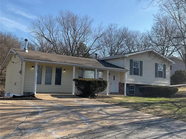 929 Holly Dr, Imperial, MO 63052