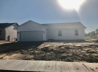 7225 Pleasant View Dr, Machesney Park, IL 61115