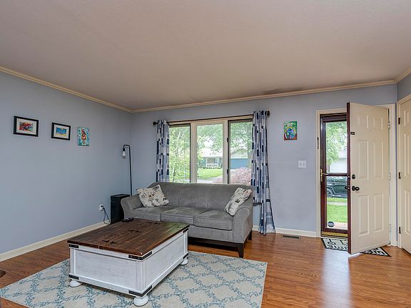 5th image of 933 Wyndham Hills Dr