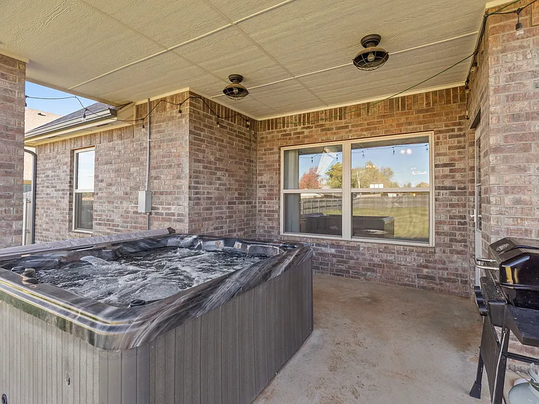 Back patio - Hot tub included