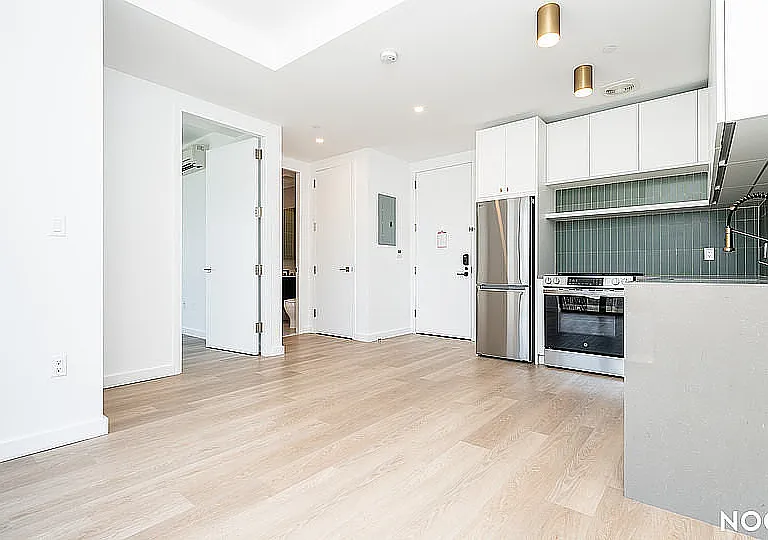 527 Grand Ave #415 — Photo 2