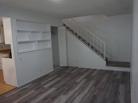 3rd image of 3355 S Flower St Unit 62