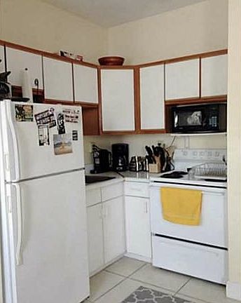 3rd image of 842 Meridian Ave APT 3F
