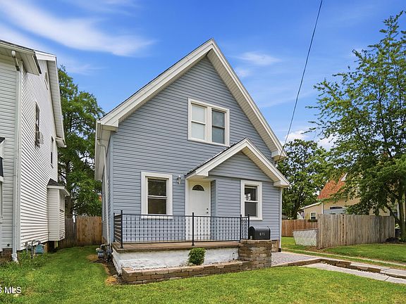 2nd image of 815 Woodsdale Ave