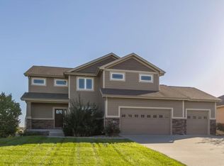 7116 Reed Ln, West Des Moines, IA 50266