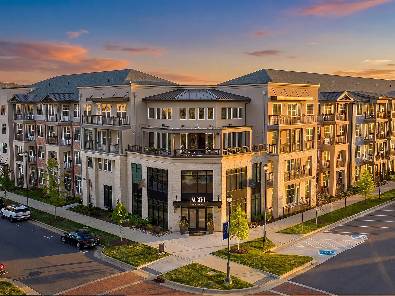 Laurent — Photo 1