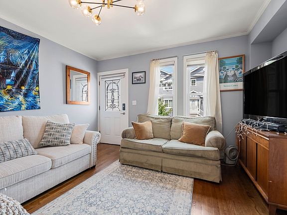 5th image of 53 Myrtle St Unit 2