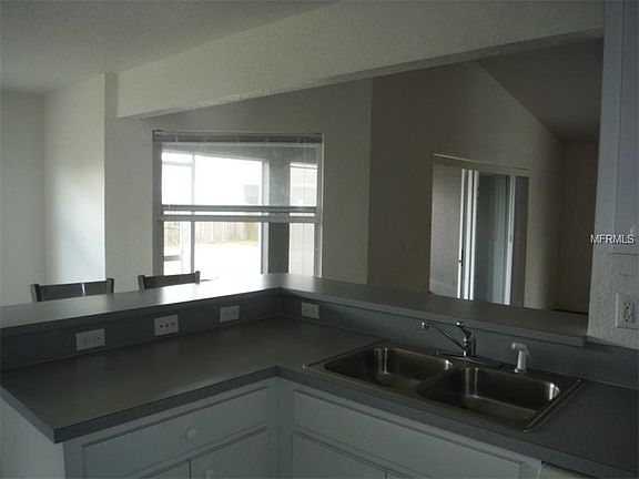 5th image of 1410 Laurel Meadows Dr